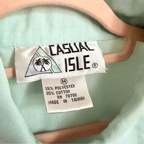$5 SALE Pastel Casual Isle pullover - Picture 3 of 4
